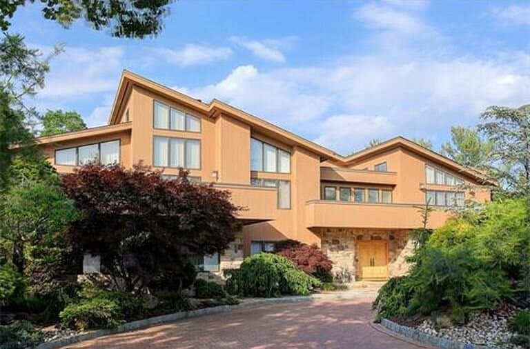 10 Golden Pond, the Bendat family's first home in New Jersey